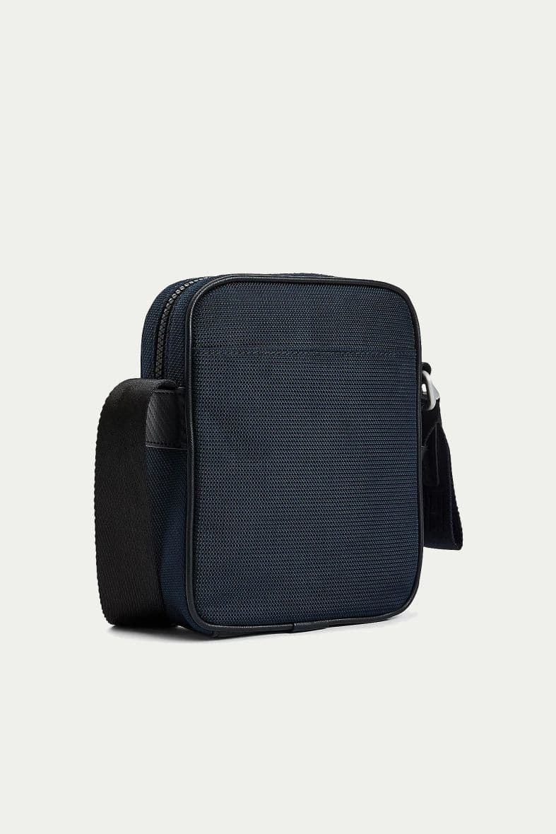 Tommy Hilfiger Elevated — vue 3
